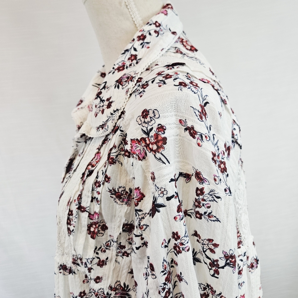 Anthropologie Pilcro Collared Pintuck Floral Blouse size Medium - Picture 10 of 14